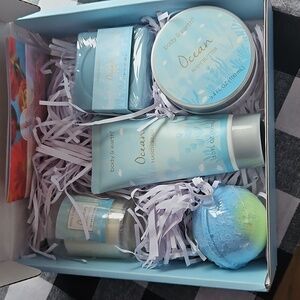 Body & Earth Ocean Gift Set